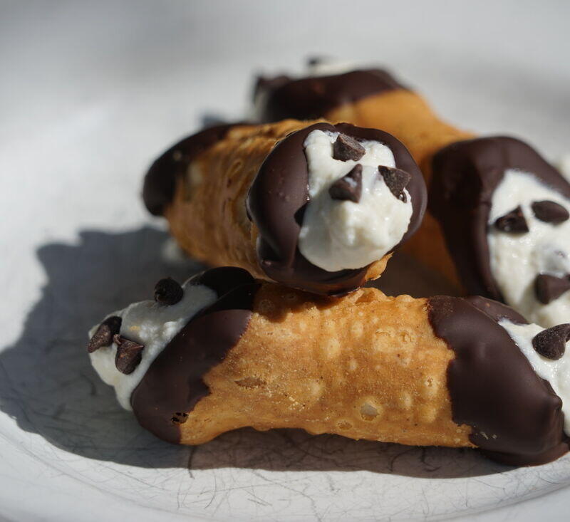 CANNOLI